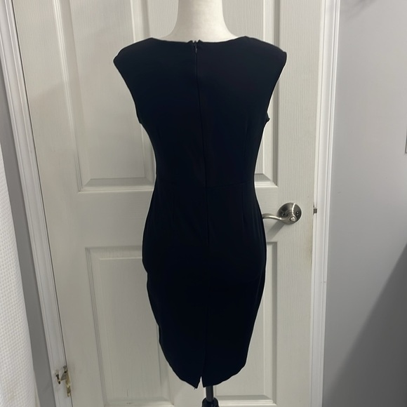 Frank Lyman Sleeveless Shift Dress Black Back Zip Women's Size 4 Stretch LBD - Picture 5 of 10